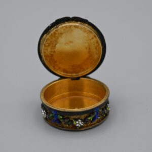 Enamel and silver pillbox - Image 4