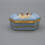 Courting-Couple-FRAGONARD-STYLE-porcelain-trinket-box-5-VM–Collectables