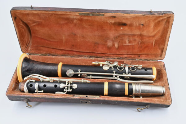 1299-clarinet-product-vm-collectables1