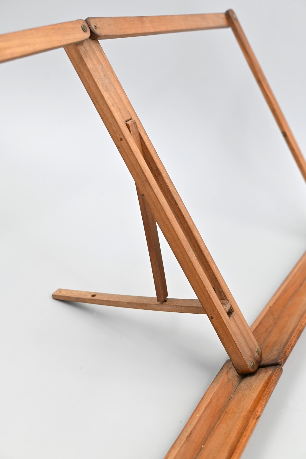 Antique-English-foldable-campaign-music-stand-3