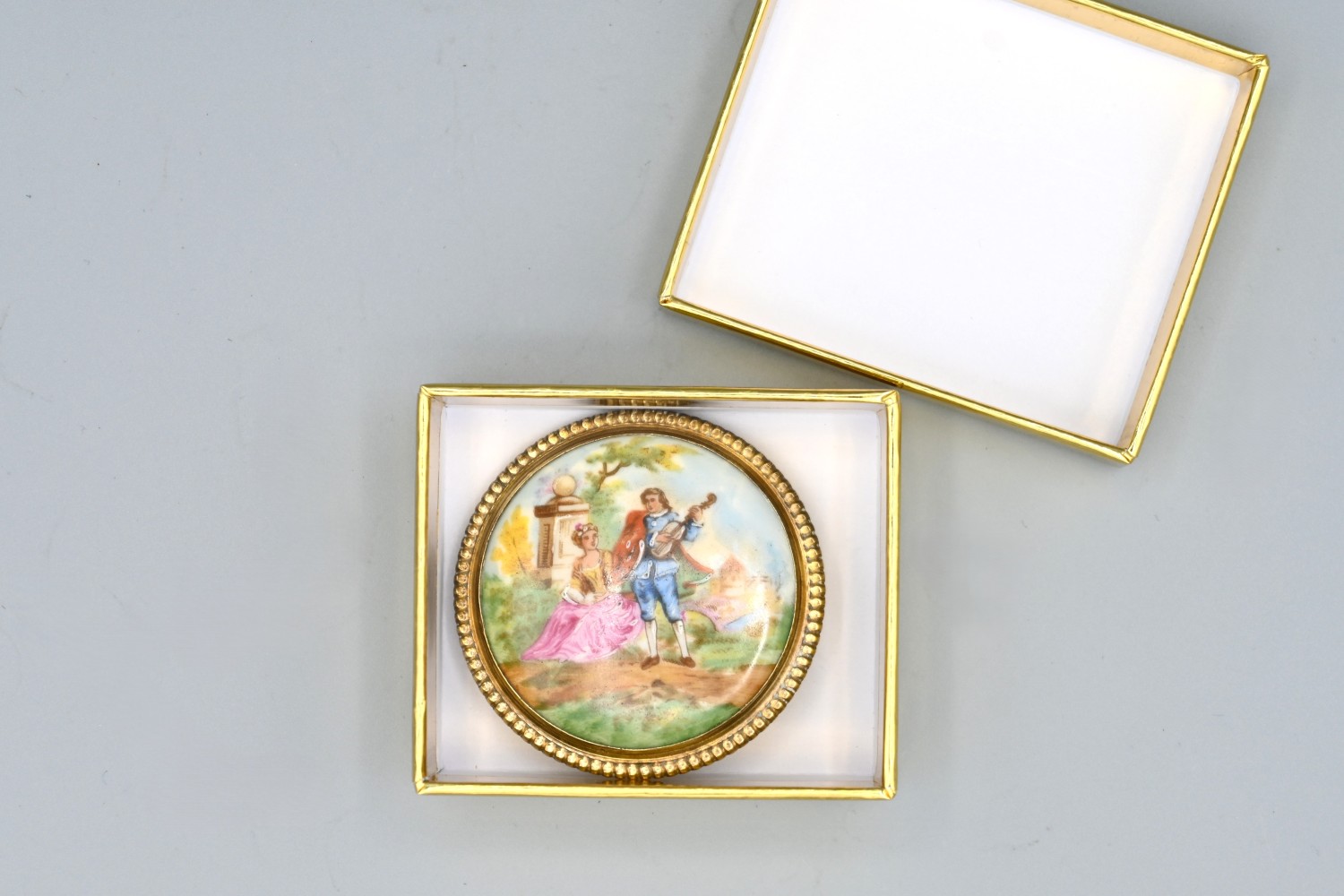 Fragonard-style-brooch-VM-Collectables-1